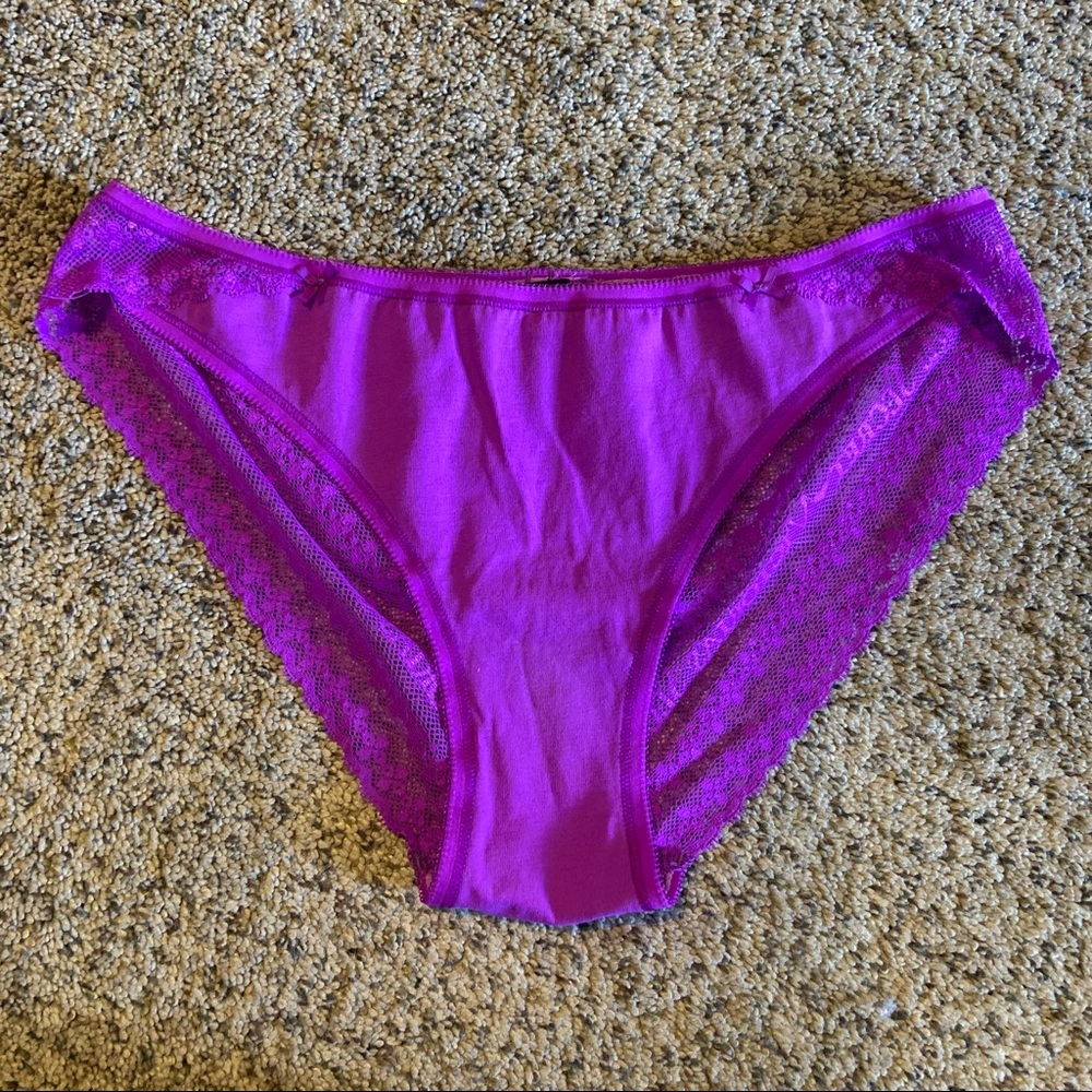 NWOT Victoria’s Secret Bright Purple Fuchsia Panties Lace Back Trim Medium